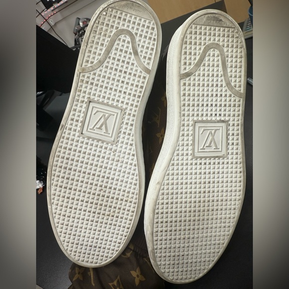 Authentic Louis Vuitton front row sneakers - Picture 2 of 7
